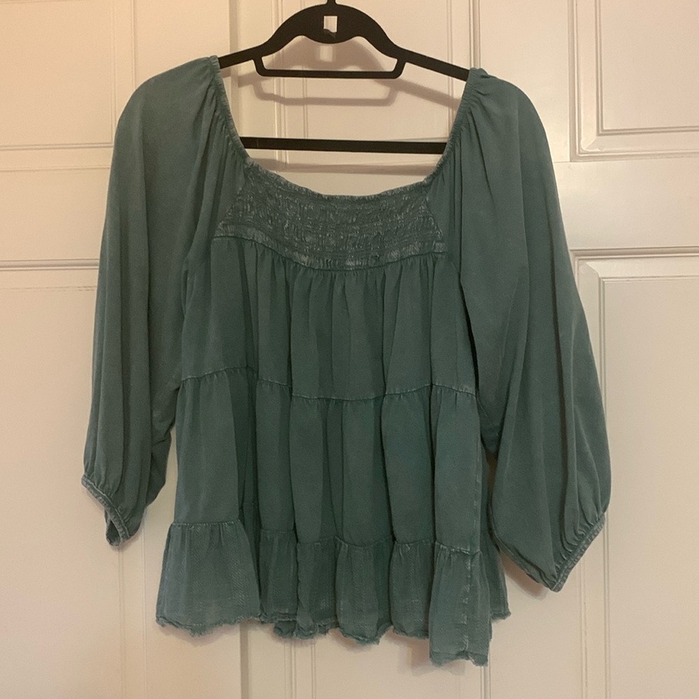 easel Women’s peasant top, 3/4 sleeves.